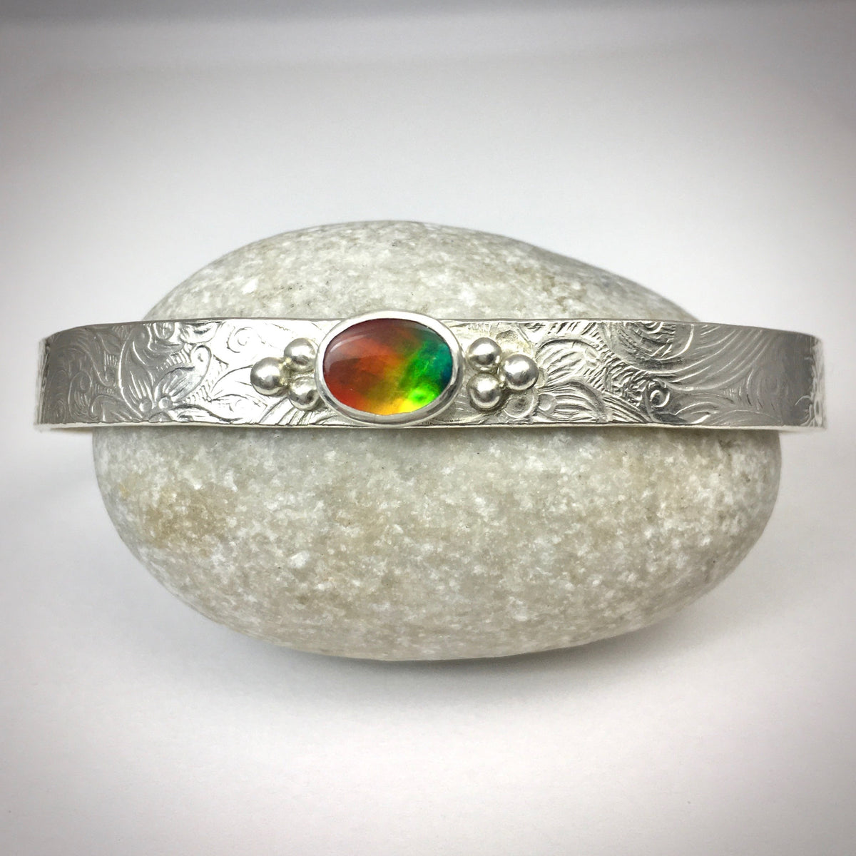 Quality handcrafted adelita oval ammolite bracelet